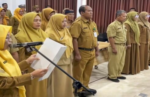 Bupati Ipuk Lantik 9 Kepala SD Negeri, Minta Perkuat Deteksi dan Tangani Anak Putus Sekolah di Banyuwangi