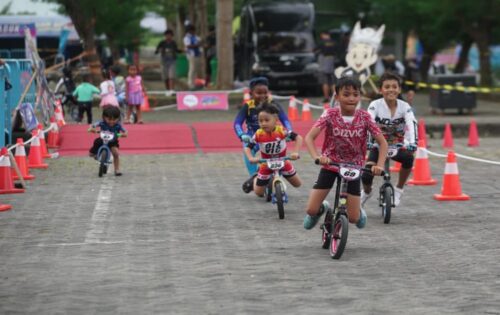 Ratusan Peserta Cilik dari Berbagai Kota Meriahkan Final Push Bike Series 3 di Pantai Marina Boom di Banyuwangi