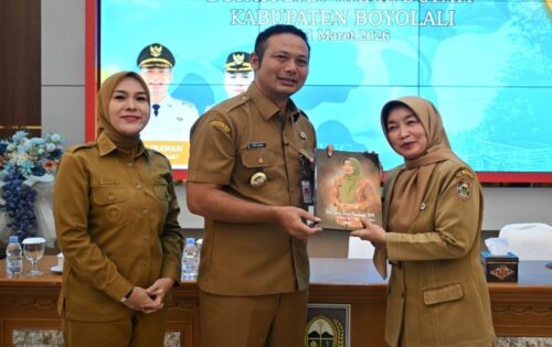 Mengakhiri Pengabdian Panjang, Sekda Wiwis Trisiwi Handayani Resmi Purna Tugas