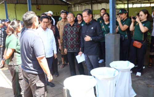 Gubernur Bali Dampingi Menteri LH Tinjau TPS3R di Badung, Dorong Setiap Rumah Tangga Miliki Teba Modern