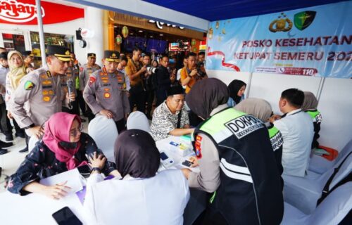 Kapolri Tinjau Stasiun Surabaya Gubeng, Instruksikan Pelayanan Terbaik Selama Mudik Lebaran 2026