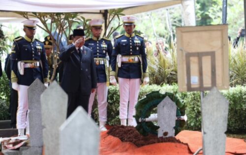Presiden Prabowo Pimpin Pemakaman Kenegaraan Try Sutrisno di TMPNU Kalibata