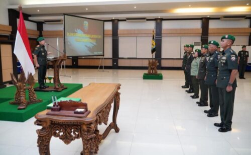 Pangdam IX/Udayana Pimpin Sertijab dan Beri Penghargaan untuk Prajurit Juara MHQ Internasional