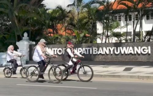 Bupati Ipuk Bersepeda ke Kantor, Ajak ASN Banyuwangi Hemat BBM di Banyuwangi