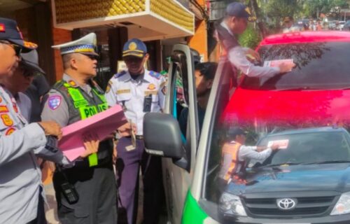 Operasi Penertiban Dishub Denpasar: Puluhan Kendaraan Kena Teguran hingga Stiker Peringatan