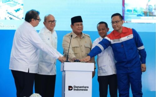 Presiden Prabowo Lakukan Groundbreaking Proyek Hilirisasi Nasional Tahap II Senilai Rp116 Triliun di Cilacap