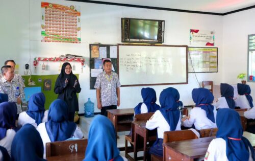 Sebanyak 24.681 Siswa Ikuti TKA SMP, Bupati Ipuk Tinjau Pelaksanaan untuk Pastikan Ujian Berjalan Lancar di Banyuwangi