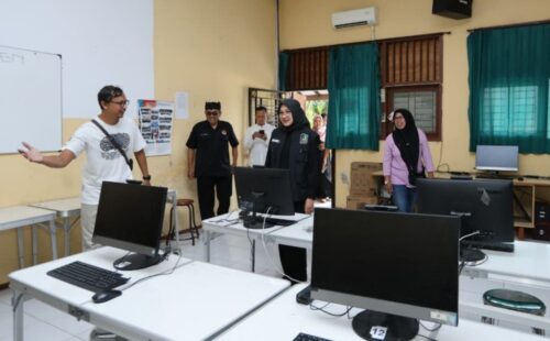 Jelang TKA Jenjang SMP, Bupati Ipuk Tinjau Kesiapan Sarana di Sejumlah Sekolah di Banyuwangi