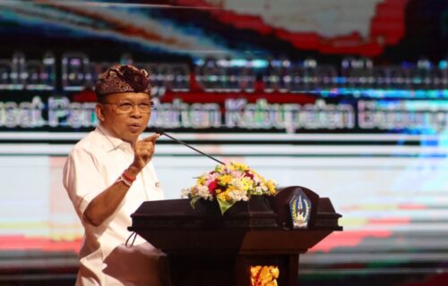 Gubernur Koster Minta Pelaku Usaha Pariwisata Kelola Sampah Mandiri