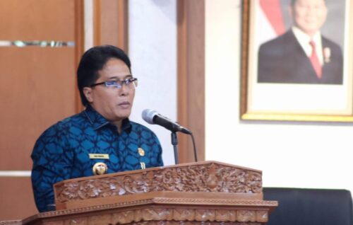 Wagub Giri Prasta Sampaikan Pendapat Akhir atas Raperda Perubahan Pajak dan Retribusi Daerah