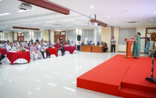Hadiri Konkerprov PGRI Bali 2026, Putri Koster Ajak Guru Perkuat Kompetensi, Wawasan, dan Literasi