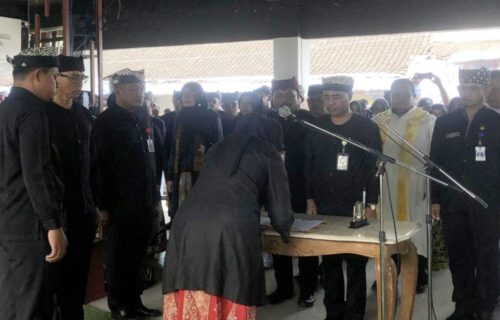 Penyegaran Birokrasi, Bupati Ipuk Lantik 52 Pejabat untuk Perkuat Kinerja dan Layanan Publik di Banyuwangi