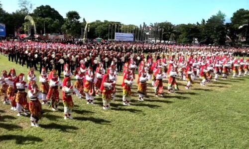 Meriah! Ribuan Pelajar Tampilkan “Kuntulan Ewon” di Hardiknas Banyuwangi 2026, Mendikdasmen: Terbaik se-Indonesia di Banyuwangi