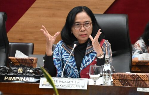 Wakil Ketua Komisi X Soroti SE Mendikdasmen 7/2026: Status Guru Non-ASN Dihapus Mulai 1 Januari 2027