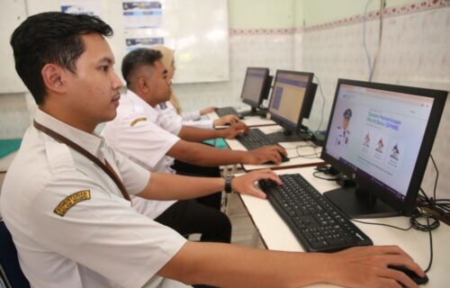 Mudahkan Orang Tua, Pemkot Surabaya Segera Buka Posko SPMB di Sekolah SD-SMP Negeri