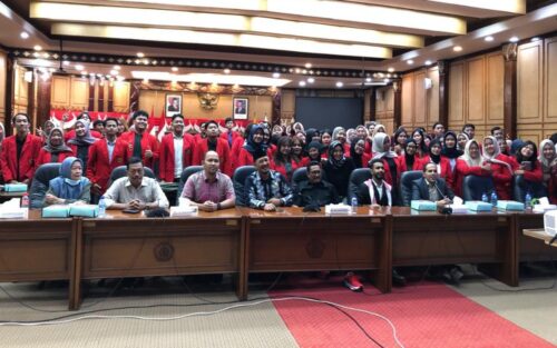 Mahasiswa Untag Rasakan “Aura” Sidang DPRD Sidoarjo, Belajar Tata Kelola, Bandingkan Indonesia vs Yaman