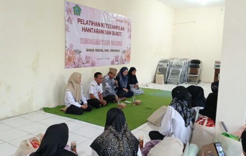 Pelatihan Pengentasan Kemiskinan di Waru, Emak-Emak Dibekali Keterampilan Usaha Kreatif Berbasis Digital