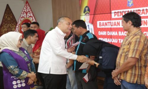 Pemkot Surabaya Bersama PT H.M. Sampoerna Tbk Rungkut 2 Bagikan BLT DBHCHT