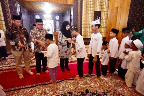 Bupati Ipuk Gelar Doa Bersama dan Santuni Anak Yatim di Hari Asyura, Momentum Perkuat Kepedulian Sosial