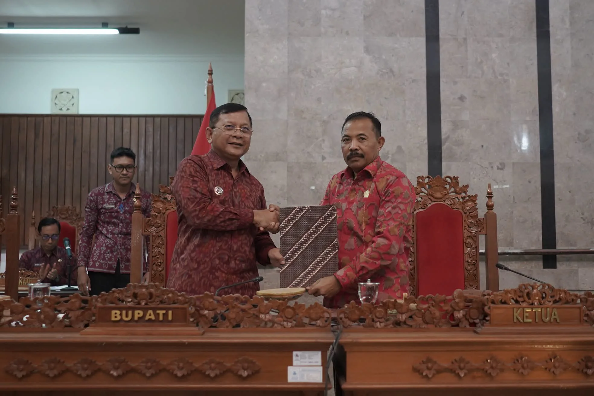 DPRD Buleleng Sahkan Tiga Ranperda Strategis: Data Presisi, Pendidikan Kearifan Lokal, dan Penanggulangan Kemiskinan