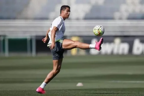 Fenomena Sepatu Pink di Piala Dunia: Antara Visibilitas, Pemasaran, dan Psikologi Olahraga