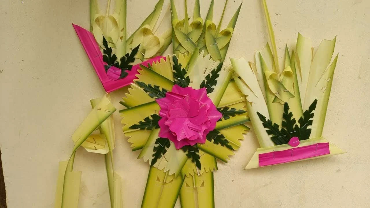 Makna Tamiang, Ter, dan Endongan dalam Hari Raya Kuningan: Simbol Perlindungan, Kebijaksanaan, dan Bekal Spiritual