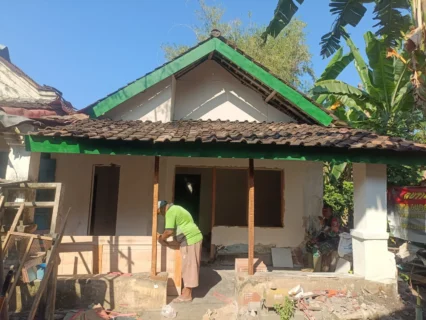 Rutilahu Lumajang Capai 71 Persen, TNI dan Warga Gotong Royong Bangun Rumah Kodrah