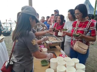 Gemarikan Meriahkan Hari Kedua Lovina Festival, 500 Porsi Olahan Ikan Dibagikan