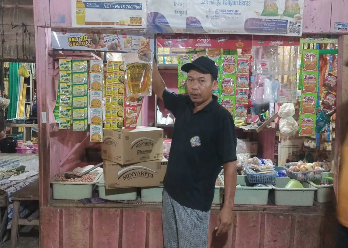 Bulog Cabang Ponorogo Distribusikan Minyakita ke Delapan Pasar di Pacitan