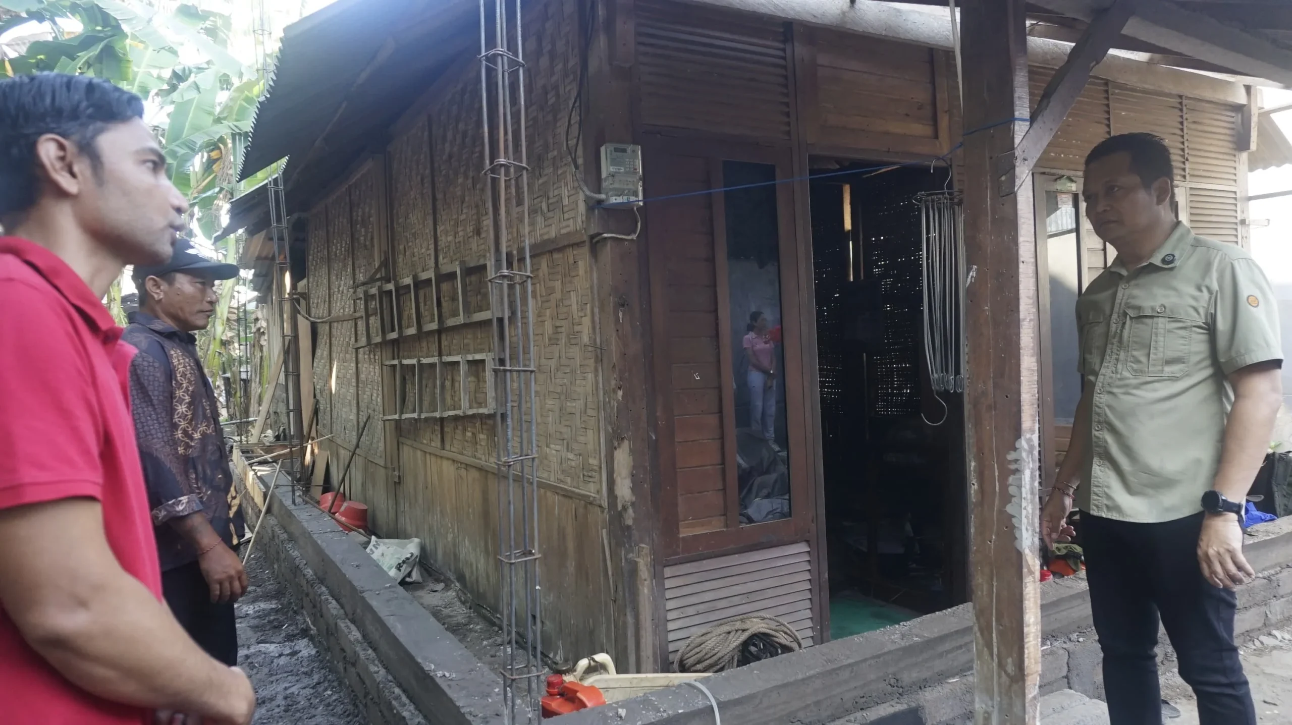 Bupati Jembrana Bantu Warga Tuntaskan Pembangunan Rumah
