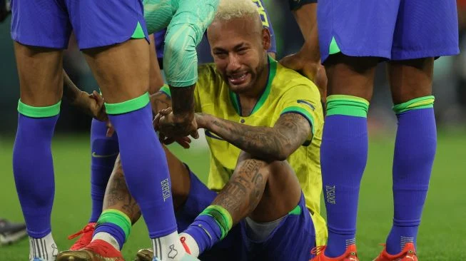 Casemiro Menangis Tersedu-sedu usai Brasil Tersingkir dari Piala Dunia
