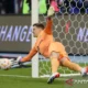 Deco Rampungkan Misi Atasi Penumpukan Kiper Barcelona