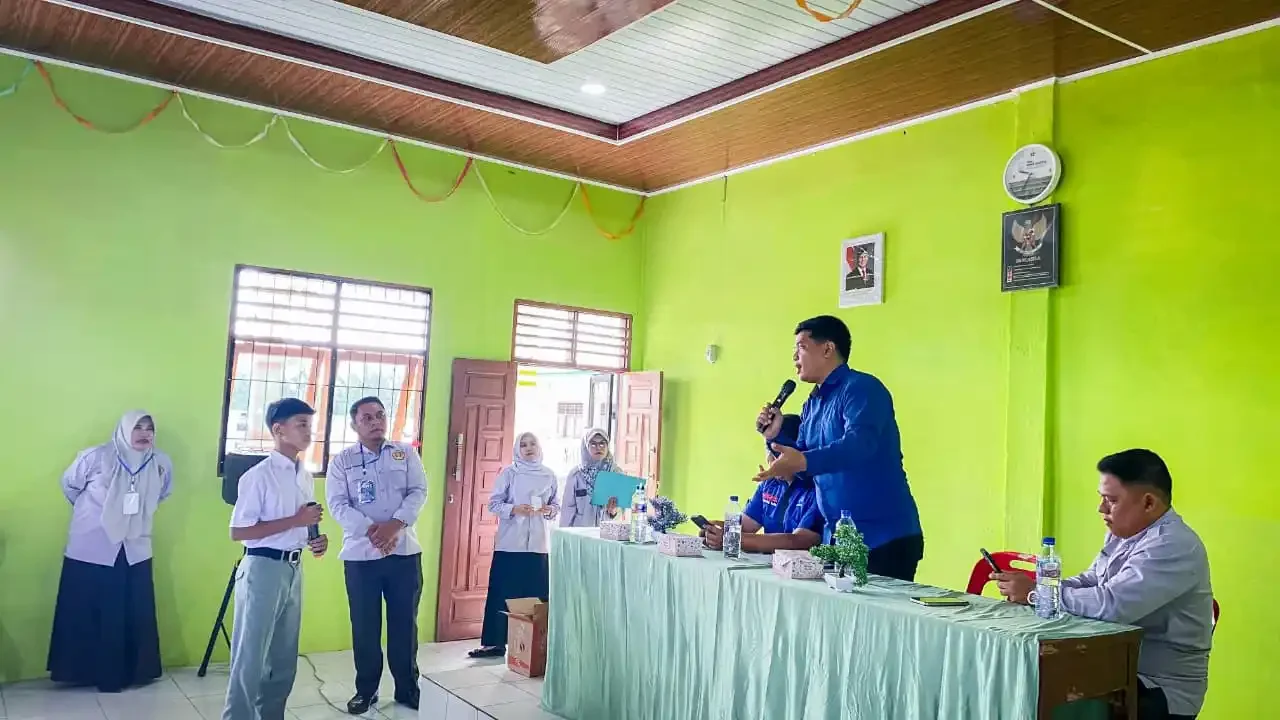Dinas Kominfo Sergai Beri Edukasi Bahaya Judi Online di MPLS SMK Karya Utama