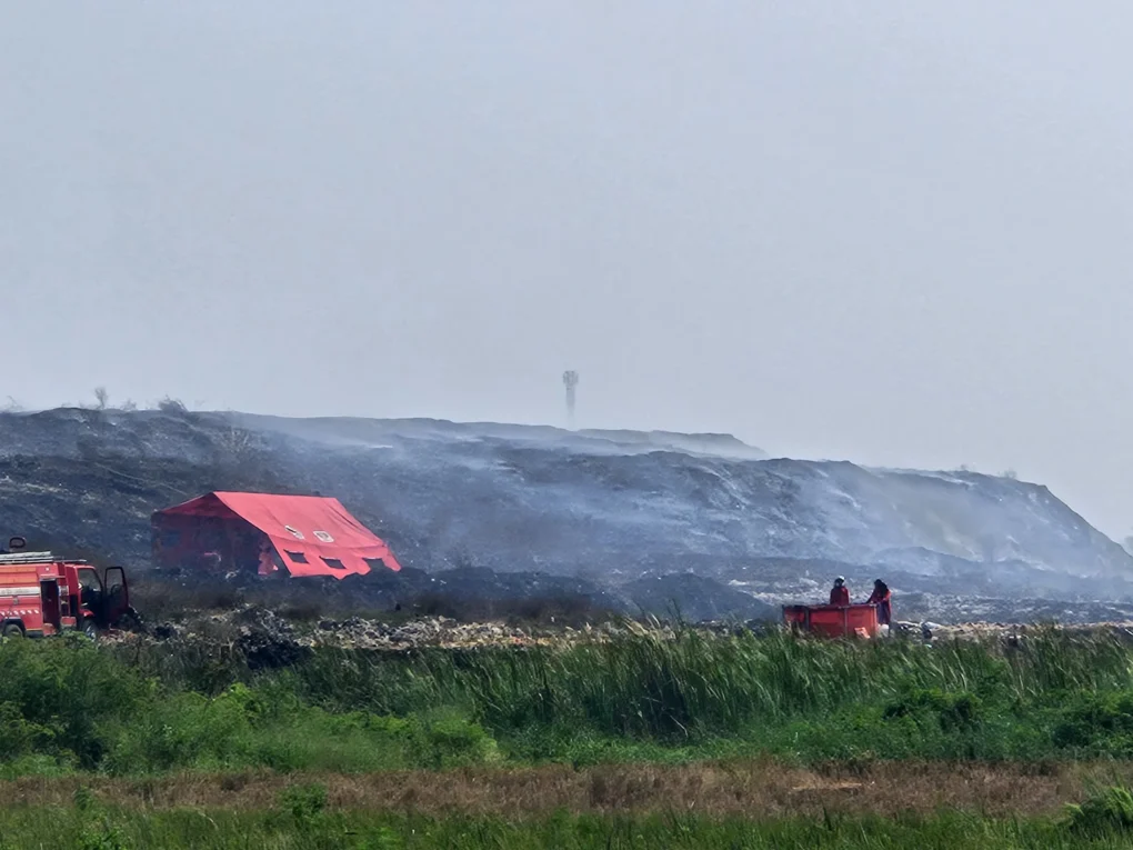 Evakuasi Warga Kebakaran TPA Jatiwaringin Capai 158 Jiwa