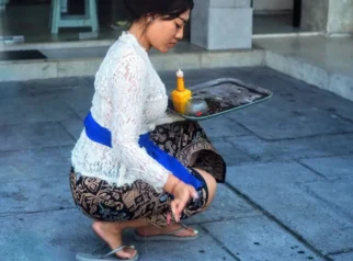 Hapus Gengsi Ritual, Umat Hindu Bali Jangan Tertekan Standar Sosial Banten