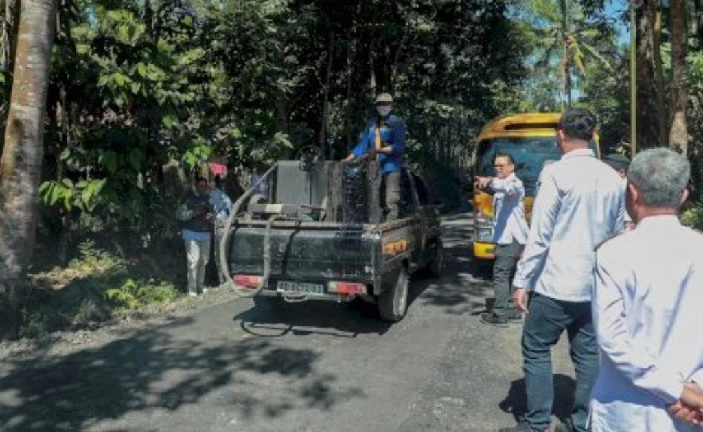 Pastikan Pengerjaan Sesuai Rencana, Bupati Klaten Tinjau Pengaspalan Jalur Kepurun-Panggang-Balerante