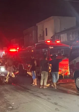 Kebakaran Hanguskan Empat Ruko di Lamdingin Banda Aceh, Diduga Korsleting Listrik