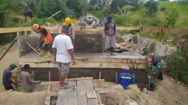 Kodim 0205TK Rampungkan Pembangunan Jembatan Beton di Desa Tanjung Beringin