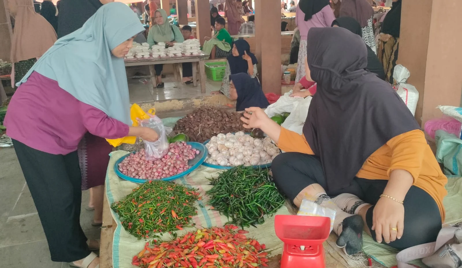 Konsumen Berharap Harga Bawang Merah Kembali Normal