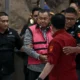Mahasiswa Demo Kejagung, Bawa Rompi Pink dan Borgol Protes Penanganan Kasus Febrie Adriansyah