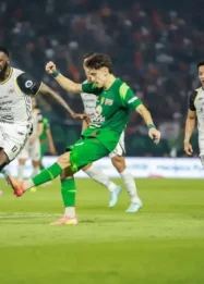 Miskomunikasi Aqil Savik dan Radovan Pankov Berujung Gol Bunuh Diri, Persija Kalah dari Persebaya