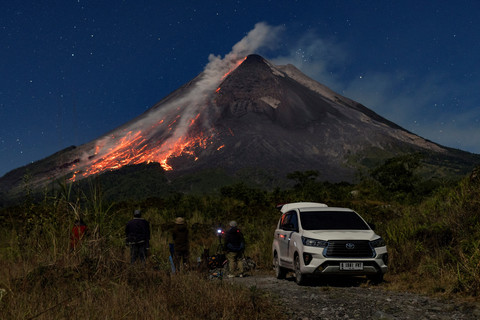 Nostalgia Pendaki: Foto-Foto Lawas Puncak Gunung Merapi Viral di Media Sosial