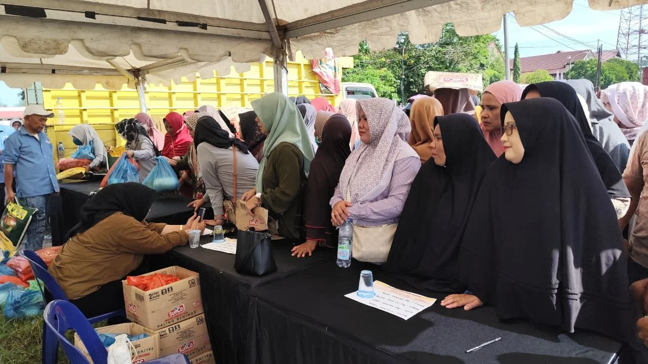 Pasar Tani Road Show Catat Omzet Hampir Rp200 Juta di Aceh Barat