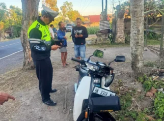 Pengendara Motor Alami Patah Tulang usai Alami Tabrak Lari Bus di Jembrana