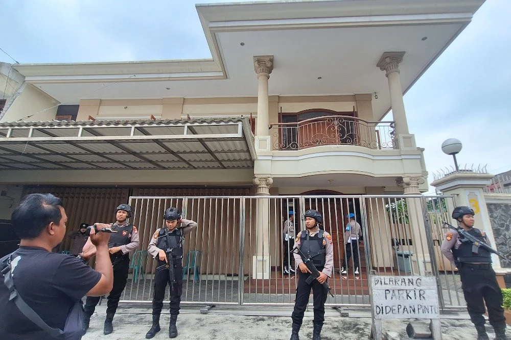 Polri Geledah Rumah Mewah Sentul dan Kafe de'Clan, Diduga Terkait Jampidsus Febrie
