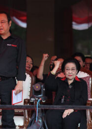 Prananda dan Kader PDIP Pakai Baju 'Pro Mega' di Peringatan Kudatuli, Apa Maknanya