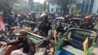 Ratusan Sopir Bentor Desak Penundaan Malioboro Full Pedestrian