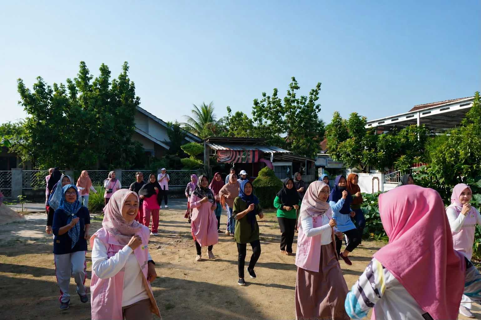 Srikandi PLN UID Lampung Ajak Warga Hidup Sehat lewat Program Jumat Berdampak