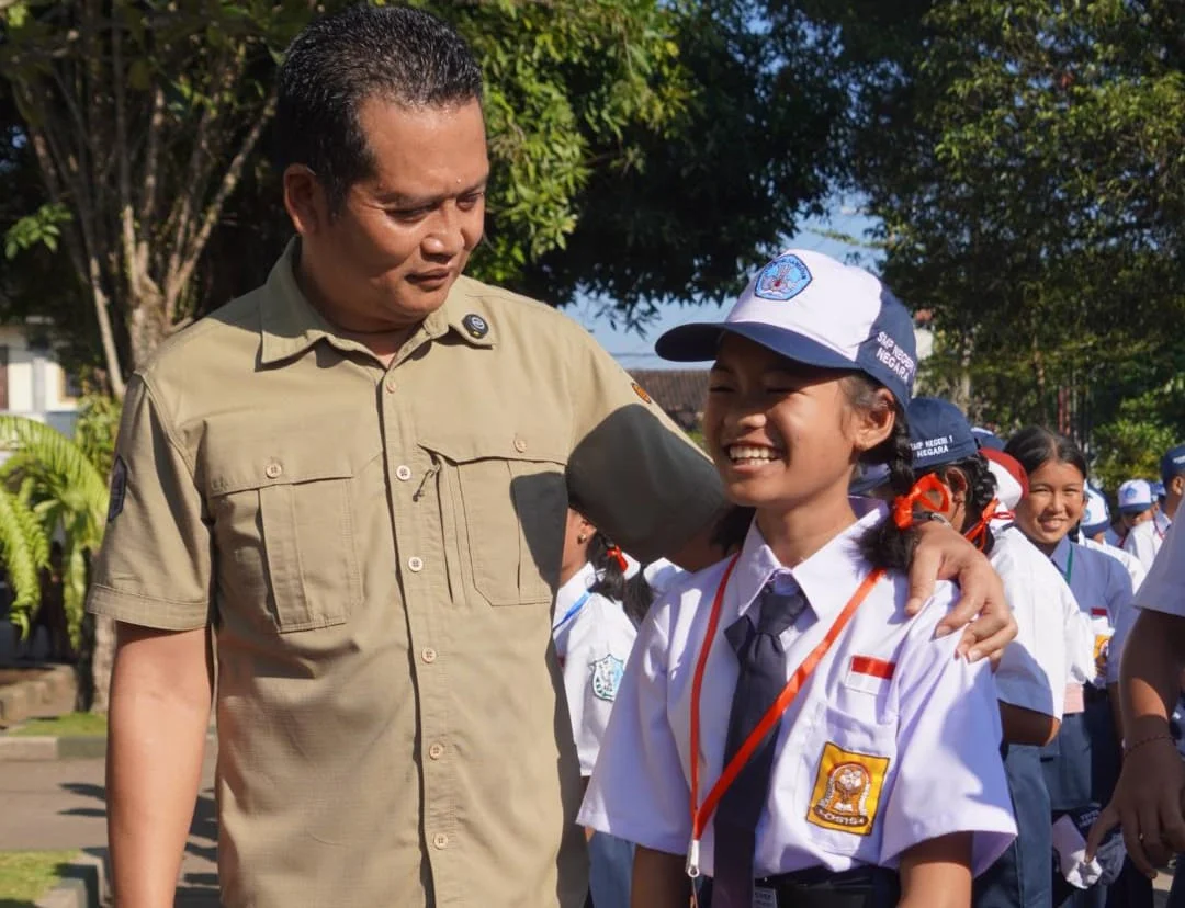 Tinjau MPLS, Bupati Jembrana Tekankan Sekolah Ramah Anak