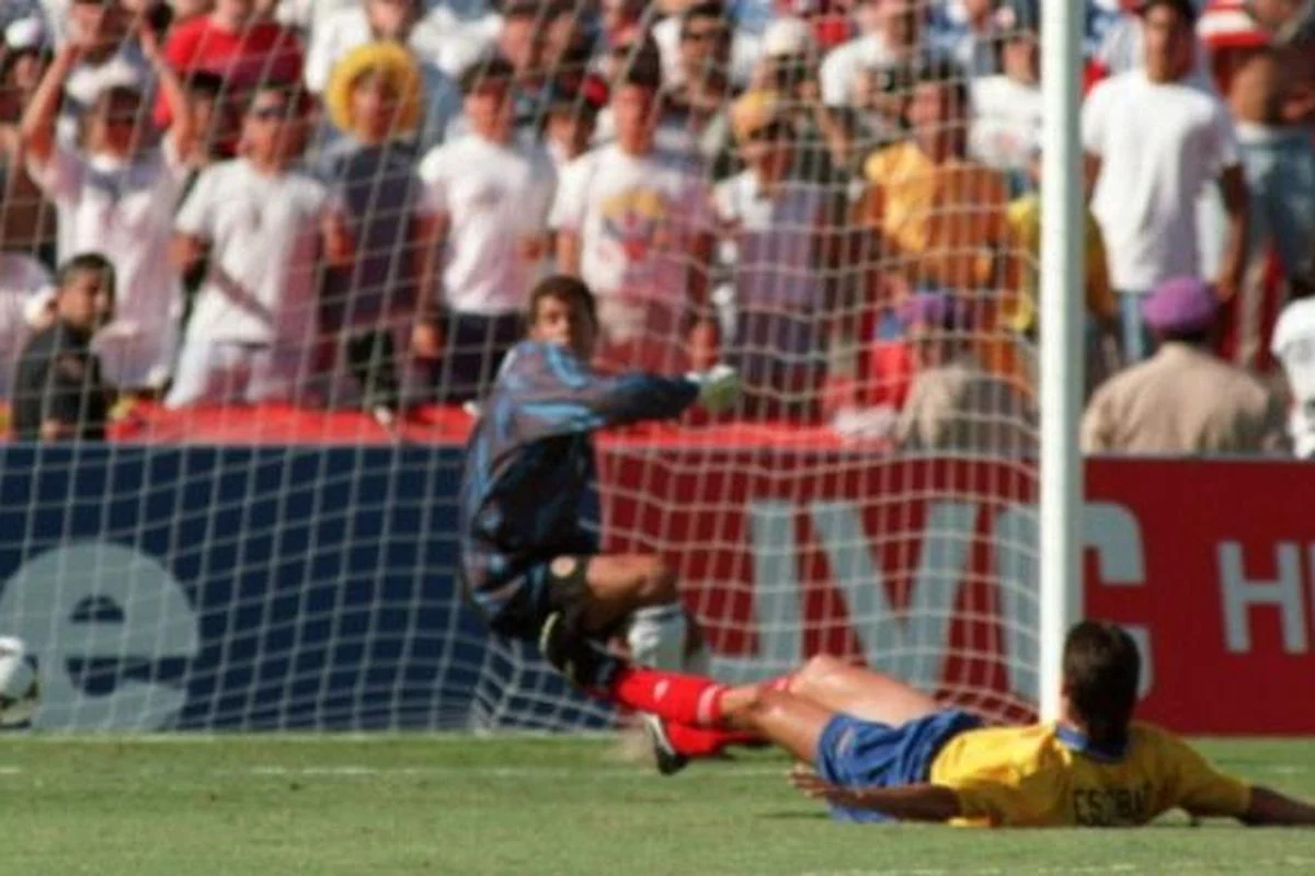 Tragedi Andres Escobar: Bek Kolombia Ditembak Usai Gol Bunuh Diri di Piala Dunia 1994